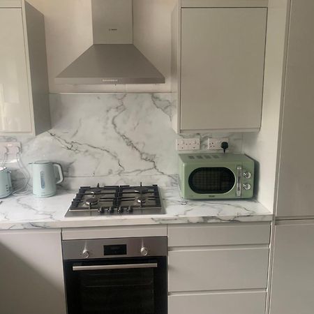 Cosy First Floor Flat Apartment Херфорд Екстериор снимка