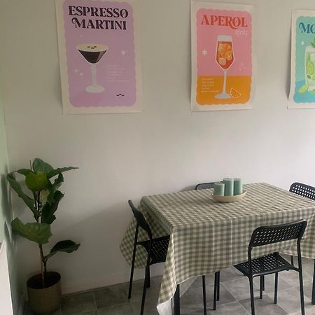 Cosy First Floor Flat Apartment Херфорд Екстериор снимка